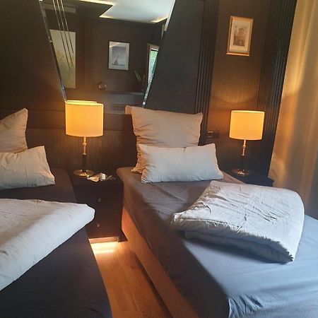 Miet-Kamp Ruhig, Zentral, Nahe Messe, Ausgefallenes Design 2 Schlafzimmer Berlim Exterior foto