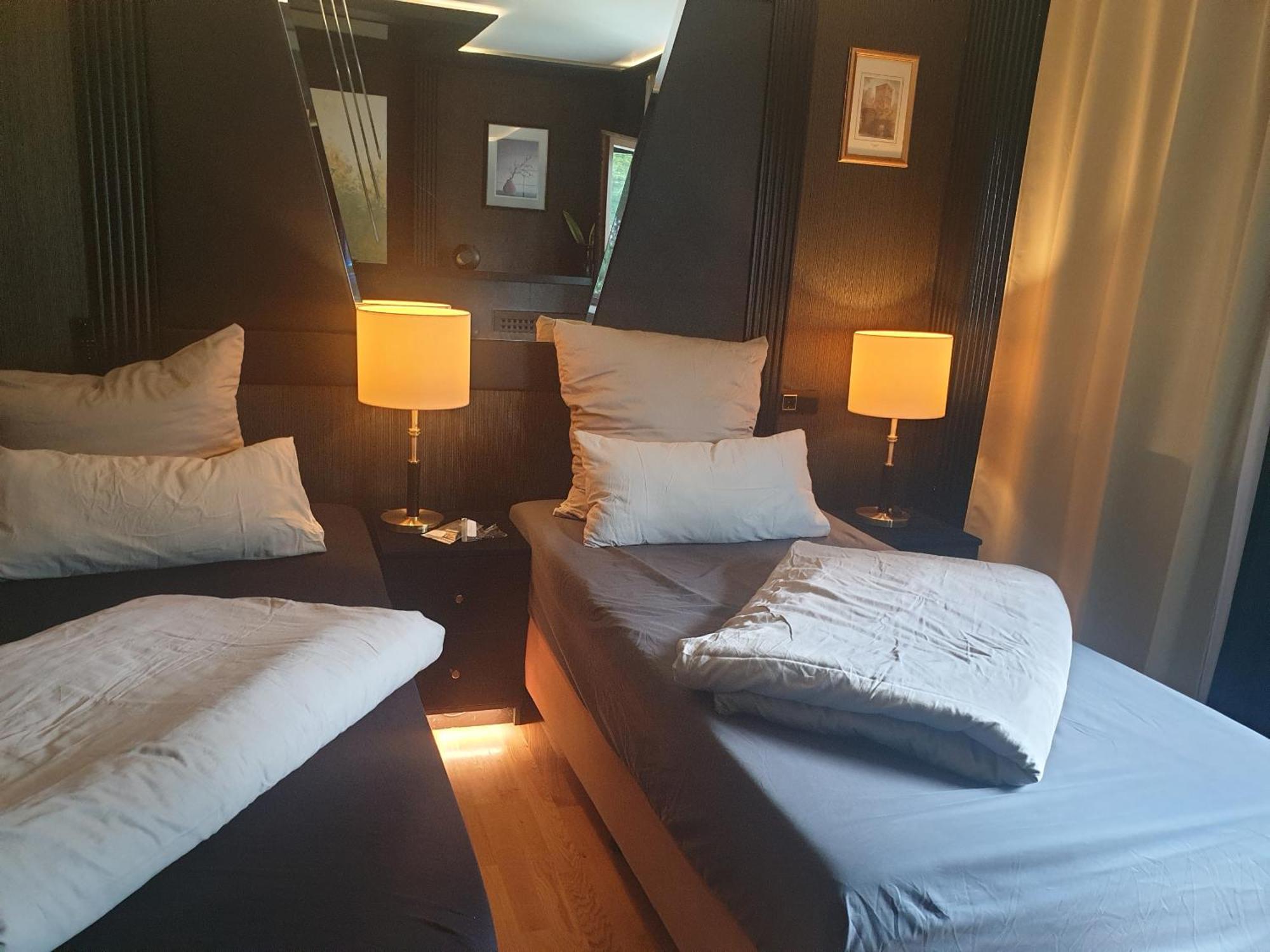 Miet-Kamp Ruhig, Zentral, Nahe Messe, Ausgefallenes Design 2 Schlafzimmer Berlim Exterior foto