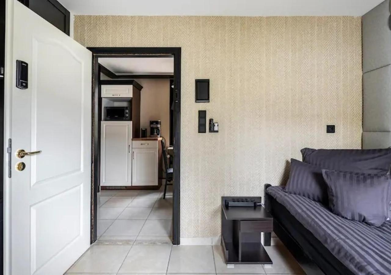 Miet-Kamp Ruhig, Zentral, Nahe Messe, Ausgefallenes Design 2 Schlafzimmer Berlim Exterior foto