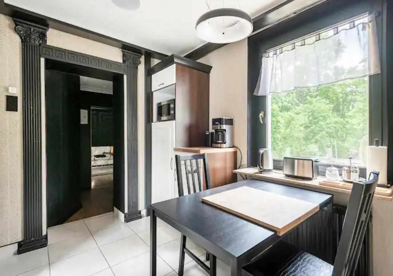 Miet-Kamp Ruhig, Zentral, Nahe Messe, Ausgefallenes Design 2 Schlafzimmer Berlim Exterior foto